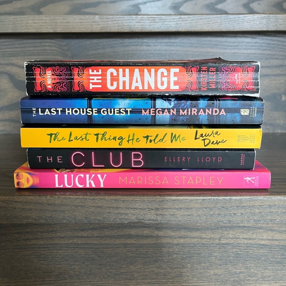 Set of 4 Reese’s Book Club Picks + 1 GMA Book Club Pick
